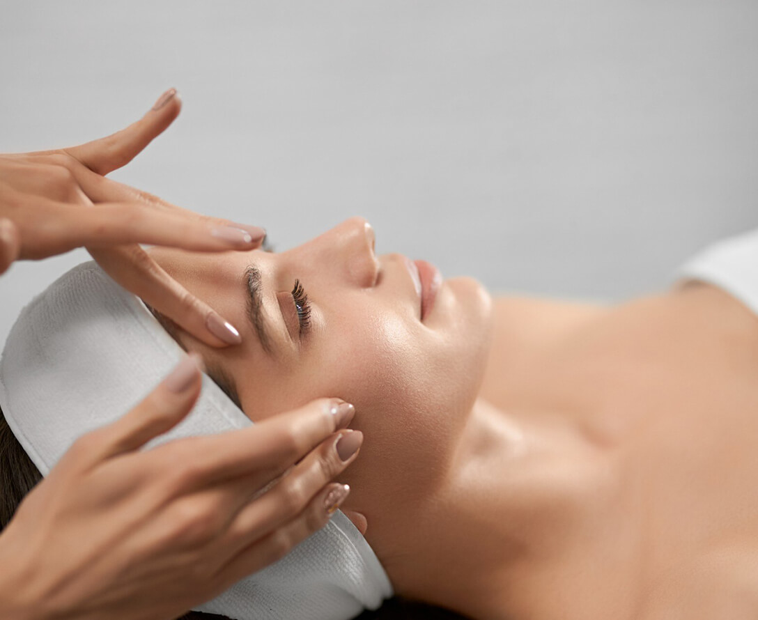 8 Reasons a HydraFacial Is the Perfect Skincare Treatment | EverYoung Skin Care Clinic Vancouver